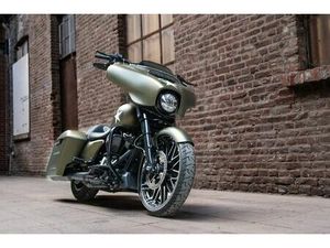 HARLEY-DAVIDSON STREET GLIDE SPECIAL