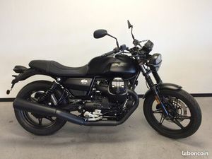 MOTO GUZZI V7 STONE
