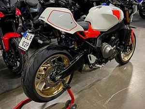 YAMAHA XSR 900 ABS RACE PACK SPARA 13000 KR (XSW45J) - BYTBIL.COM ◊