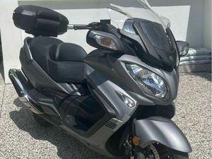 SUZUKI BURGMAN 650 EXÉCUTIVE