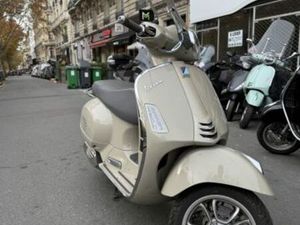VESPA GTS 125IE SUPER 2023 125 CM3 | SCOOTER | 6 361 KM | BEIGE | 75016 PARIS 16