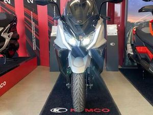 ② 2017 KYMCO AK 550