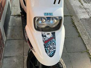 ② MBK BOOSTER CLASSE A DEMARRE MAIS DU MAL A MONTER EN VITESSE