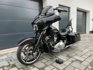 HARLEY-DAVIDSON STREET GLIDE
