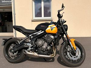 TRIUMPH TRIDENT 660 04/2025