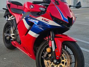 HONDA CBR600RR PC69 AKRAPOVIC KURZES HECK HOHE SCHEIBE