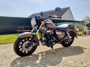 MOTO 125 KEEWAY SUPER LICHT
