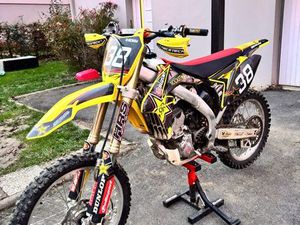 MOTO SUZUKI 250 2014