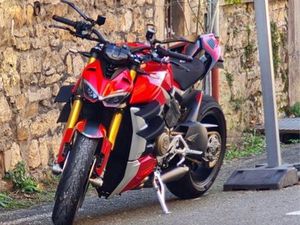 DUCATI STREEFIGHTER V4 S