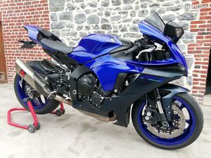 YAMAHA YZF R1