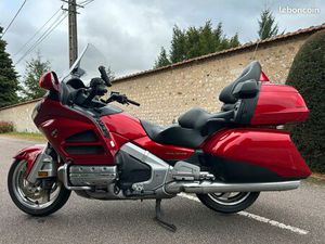 HONDA GL1800 GOLD WING