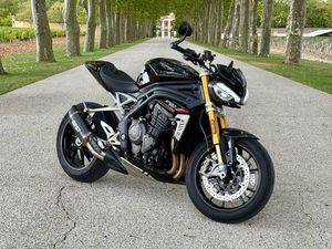 TRIUMPH SPEED TRIPLE 1200 RS