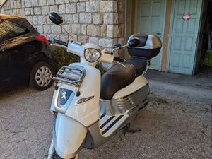 PEUGEOT DJANGO 125 – CT OK – ÉQUIPÉ TOP CASE & PARE-BRISE – (2015)