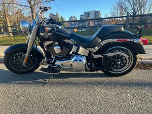 FOR SALE: 2017 HARLEY-DAVIDSON FAT BOY – ONLY 7,500 KM!