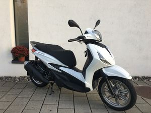 BEVERLY 300 DEEP BLACK SPECIAL EDITION