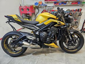 STREET TRIPLE 765 RS