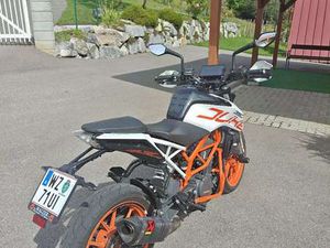 DUKE + AKRAPOVIC AUSPUFF