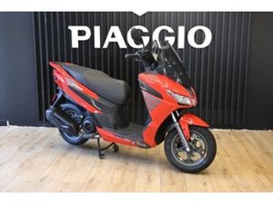 SKUTER APRILIA SXR 50 CZERWONY