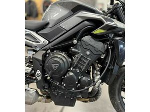 2024 TRIUMPH STREET TRIPLE 765 R SILVER ICE