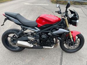 TRIUMPH STREET TRIPLE