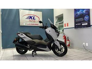 YAMAHA XMAX ABS CONNECTED