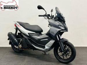 APRILIA SR GT 200 (BJ 2022) 8,553 KM — MOTOREN | APRILIA — MARKTPLAATS