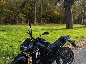 MOTO ÉLECTRIQUE EBROH BRAVO GLS 2023 - 125 CC – TRÈS BON ÉTAT