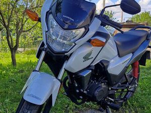 125 CBF BLANCHE RÉVISÉE - AVRIL 2022 - 700 KMS - ÉTAT NEUF-