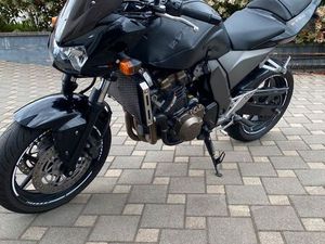 MOTO KAWASAKI Z750