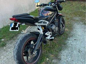 TRIUMPH STREET TRIPLE 765 RS