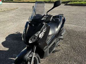 YAMAHA X-MAX 125