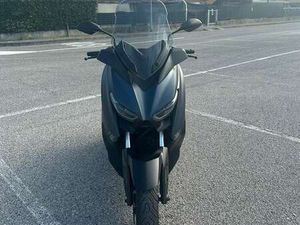 YAMAHA X-MAX 300 BLU/AZZURRO