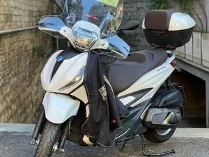 VENDO PIAGGIO BEVERLY 400 ABS-ASR (2021 - 24) USATA A ROMA (CODICE 9875104) - MOTO.IT
