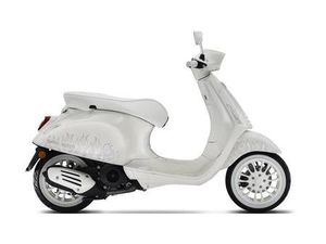VENDO VESPA SPRINT 50 JUSTIN BIEBER (2022 - 24) USATA A MONZA (CODICE 9875237) - MOTO.IT