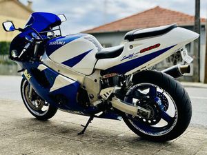 SUZUKI GSXR 600. GONDOMAR (SÃO COSME), VALBOM E JOVIM