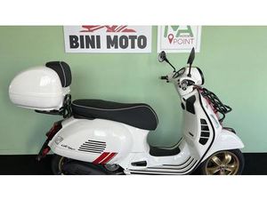 VENDO VESPA GTS 300 SUPER RACING SIXTIES HPE (2021 - 22) USATA A MANERBA DEL GARDA (CODICE 9874844) - MOTO.IT