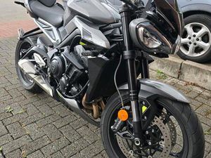 TRIUMPH STREET TRIPLE 765 R - NAKED BIKE - EZ 10/2024