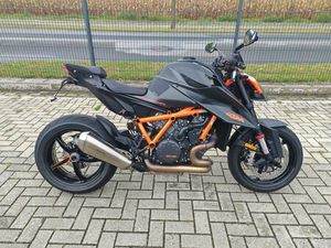 KTM 1290 SUPER DUKE R