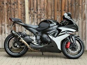 SUZUKI GSXR 600 L3 2013 (13) SUPER SPORT + CARBON EFFECT + LOOKS AWESOME
