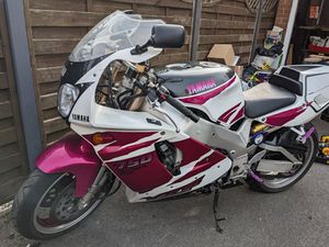 YAMAHA YZF 750 R 1994 NOV 1994 OHLINS SHOCK VERY VERY LOW MILEAGE 13K