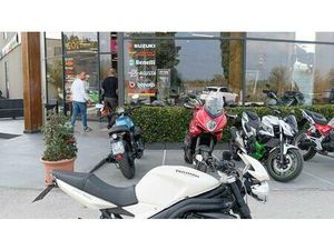 VENDO TRIUMPH SPEED TRIPLE 1050 (2011 - 13) USATA A CHIETI (CODICE 9875356) - MOTO.IT