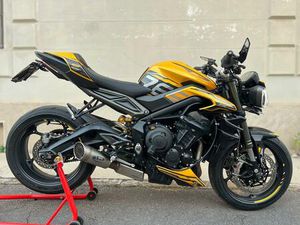 VENDO TRIUMPH STREET TRIPLE 765 RS (2023 - 25) USATA A MILANO (CODICE 9875321) - MOTO.IT