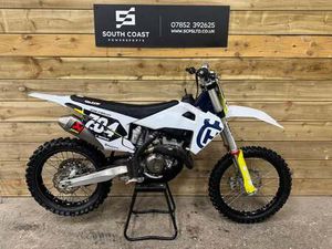 HUSQVARNA FC 250 2020 MOTOCROSS BIKE AKRO PIPE