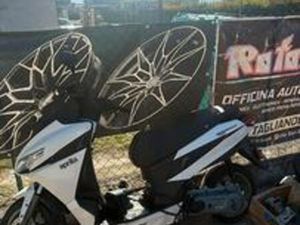 APRILIA SXR 50 SCOOTER