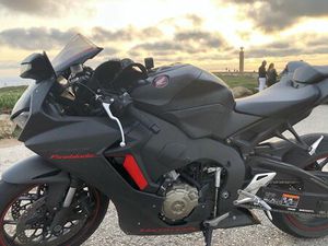 CBR1000RR FIREBLADE 7K KM CASCAIS E ESTORIL