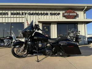 2016 HARLEY-DAVIDSON® FLHXSE - CVO™ STREET GLIDE®