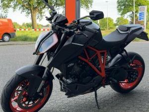 KTM 1290 SUPER DUKE R • AKRAPOVIC CARBON • DEALER • NL — MOTOREN | KTM — MARKTPLAATS