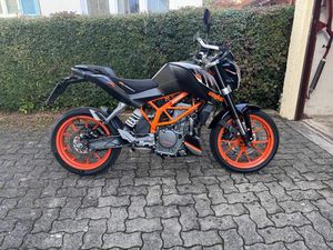 KTM DUKE 390