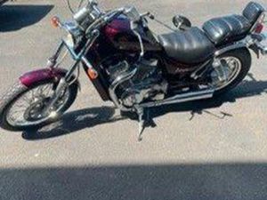SUZUKI VS 750 INTRUDER