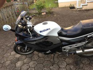 SUZUKI GSX 750F WINTERPROJEKTSU